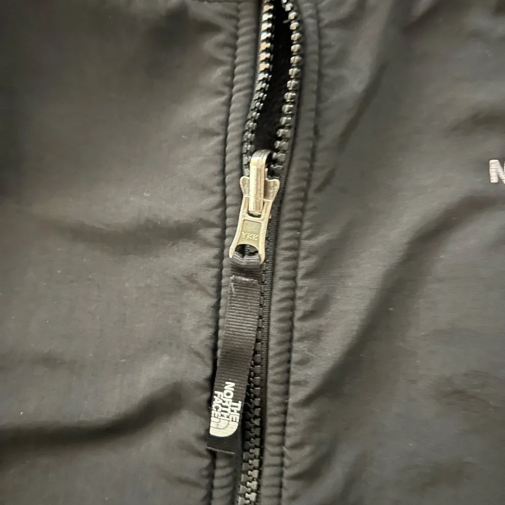 The North Face Youth Large Black Fleece Jacket Fits Men’s Small​​